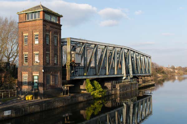 Control tower, Barton Swing Aqueduct, 1894 carrying the Bridgewater canal over the River Irwell and Manchester Ship Canal, England, UK