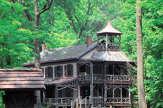 Wooden traditional house in Feltville, located in north eastern USA, visited on a discovery geology tour